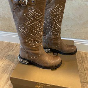 Donald J. Pliner Tan Boots Size 8